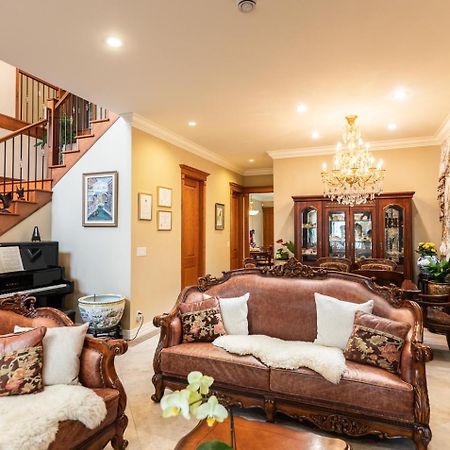 Appartamento An Yang House Burnaby Esterno foto